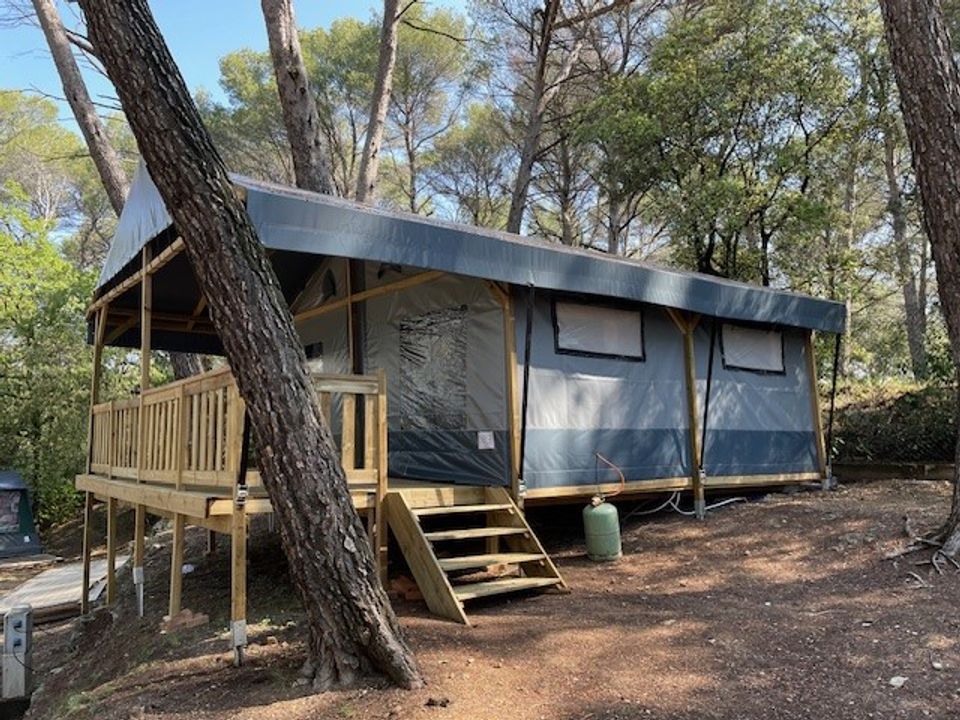 La Foux - Tente meublée - Tente en toile et en bois 6 personnes - Type Lodgetent LG+