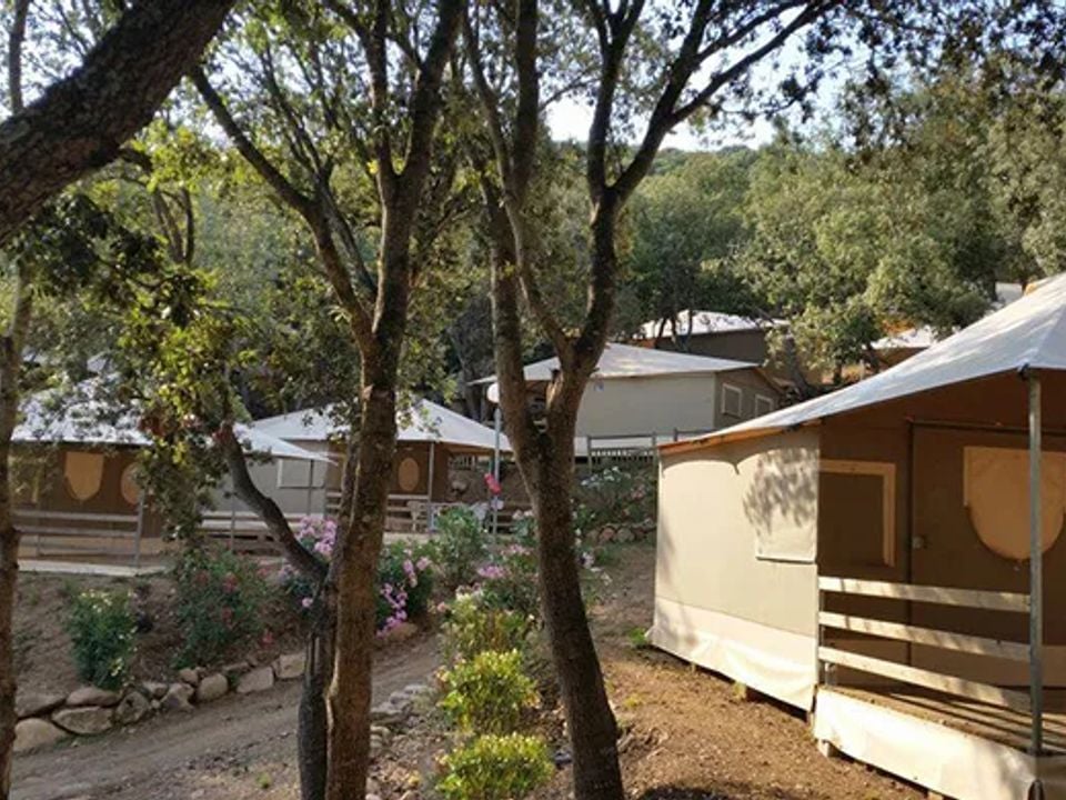 L'Avéna - Emplacement - Tente 5 personnes - Lodge 3/5 pers.