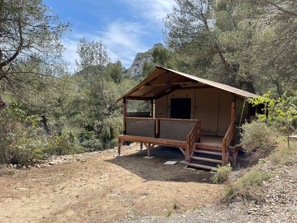 La Vallée Heureuse - Tente meublée - Tente 5 personnes - LODGE PREMIUM