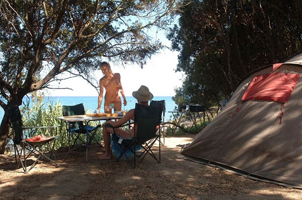 camping corse naturiste.