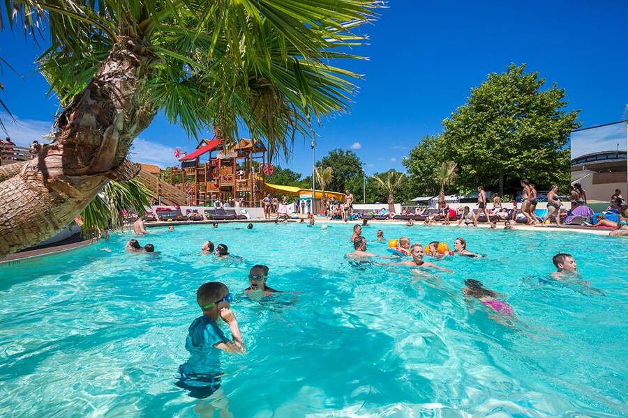 On a repéré ce bon plan : 8 jours de fun aquatique à Biscarrosse, séjour en mobil-home pour 68 € par personne !  -  visuel 1/3