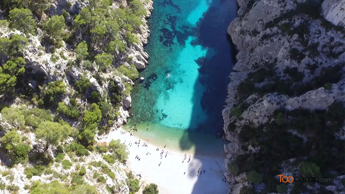 Le Mag Camping - Les plus belles calanques entre Marseille & Cassis 🌊