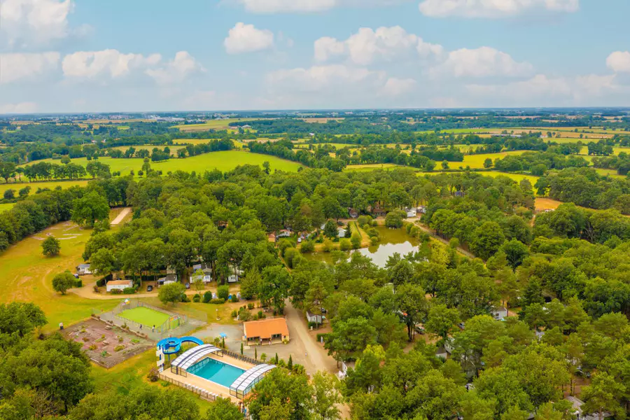 Profitez d'un séjour d’une semaine en juillet, en mobil-home près du Puy du Fou avec accès aquatique, dès 107 € par personne !  -  visuel 1/2