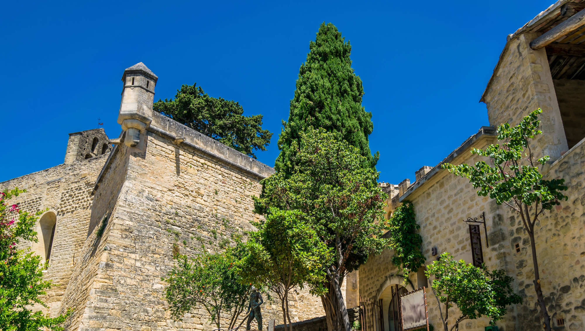 Ce bijou provençal classé parmi les plus beaux villages de France est un secret bien gardé du Luberon  -  visuel 1/1