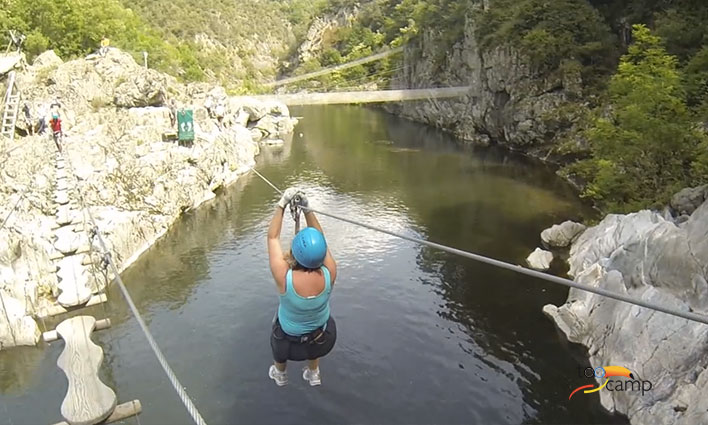 Accrobranche : Tyroliennes géantes, rochers et rivière  -  visuel 1/1