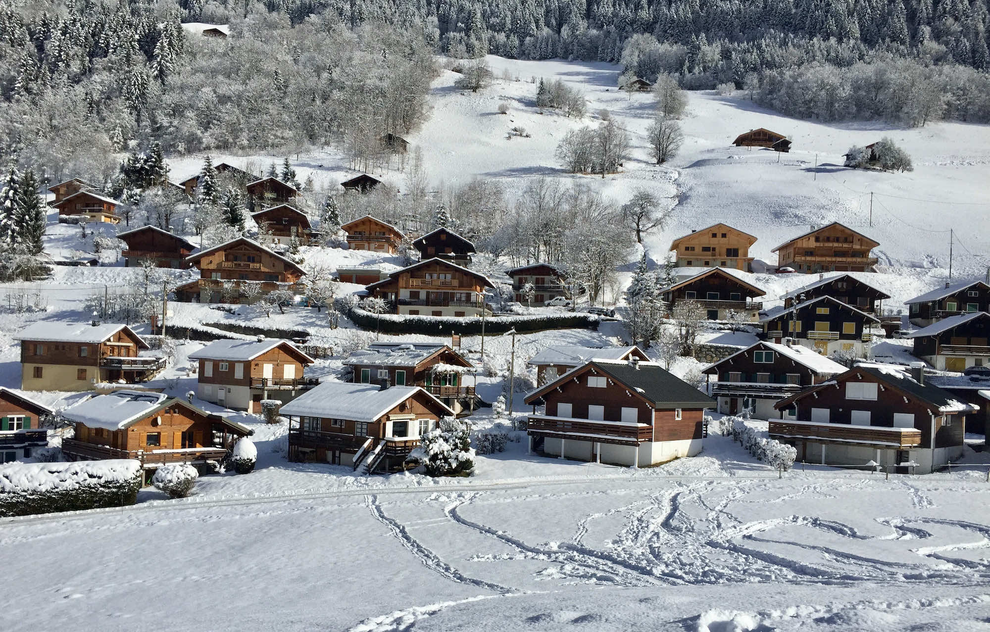 Le Mag Camping - À mi-chemin entre Les Saisies et le Mont-Blanc, cette station-village méconnue des skieurs possède un enneigement exceptionnel