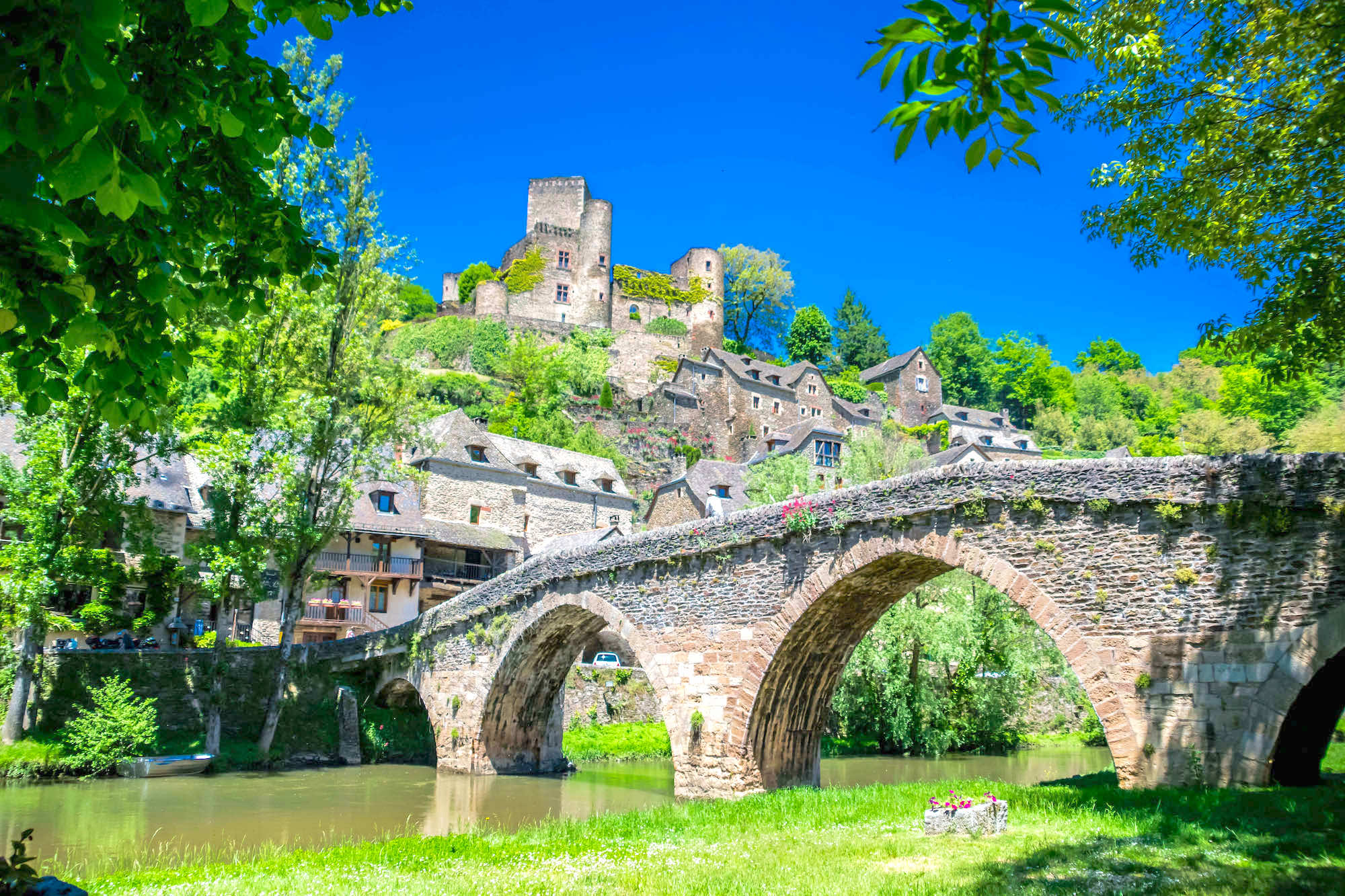 Le Mag Camping - Ce village médiéval de l’Aveyron est l’un des plus beaux villages de France, et pourtant, peu de voyageurs le connaissent