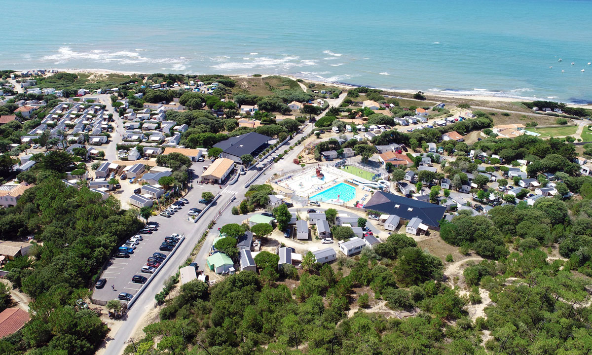On a repéré cette super offre sur l'île d'Oléron : 8 jours et 7 nuits, en mobil-home 6 personnes face à la plage de sable fin dès 46 euros !  -  visuel 1/1