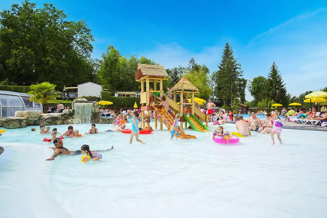 Je n'ai pas de voiture, où partir en camping ?  -  visuel 1/1