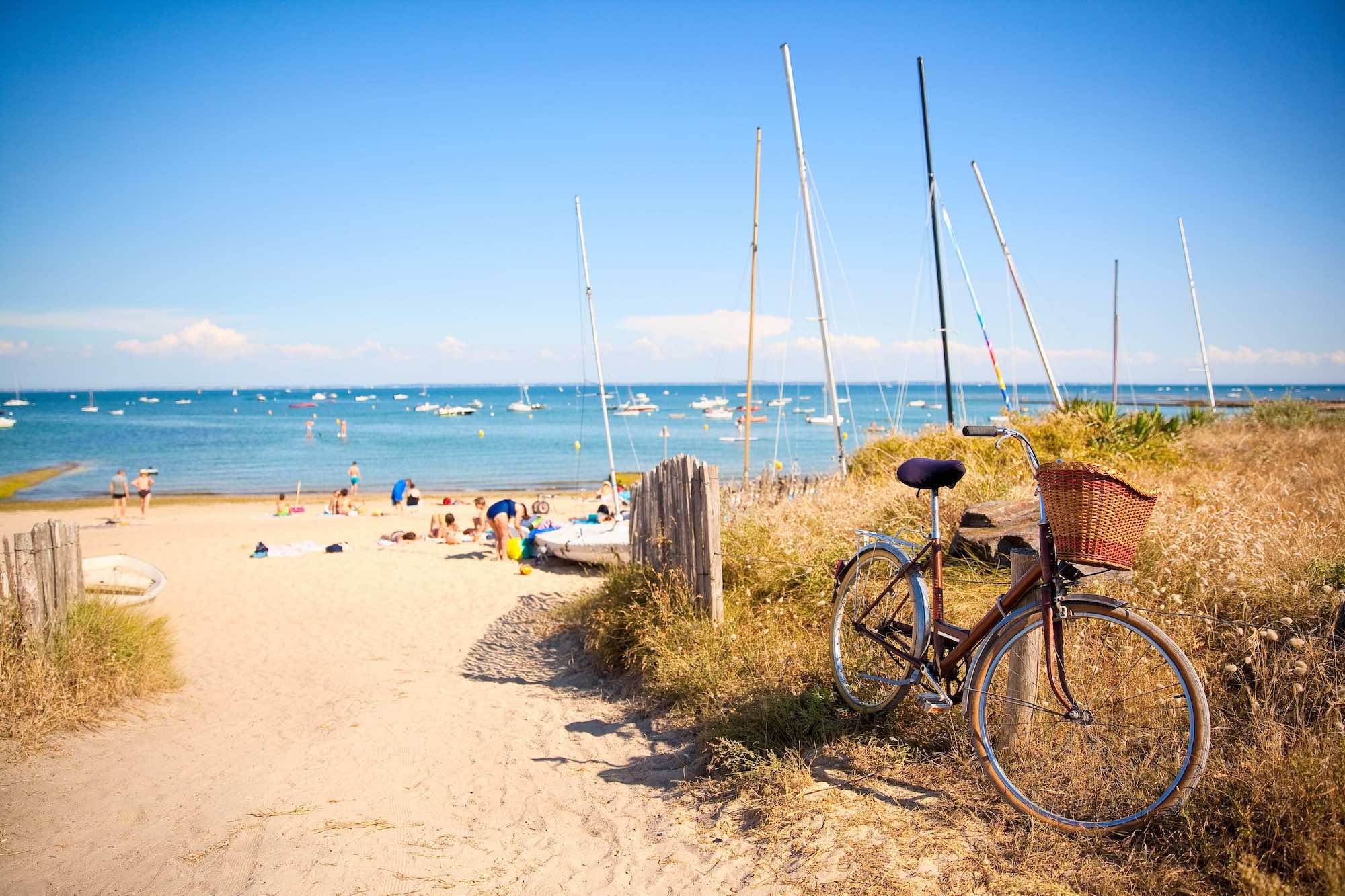 Vacances à vélo sur la Côte Atlantique : notre sélection 2026 des campings nature au bord des pistes cyclables  -  visuel 1/1