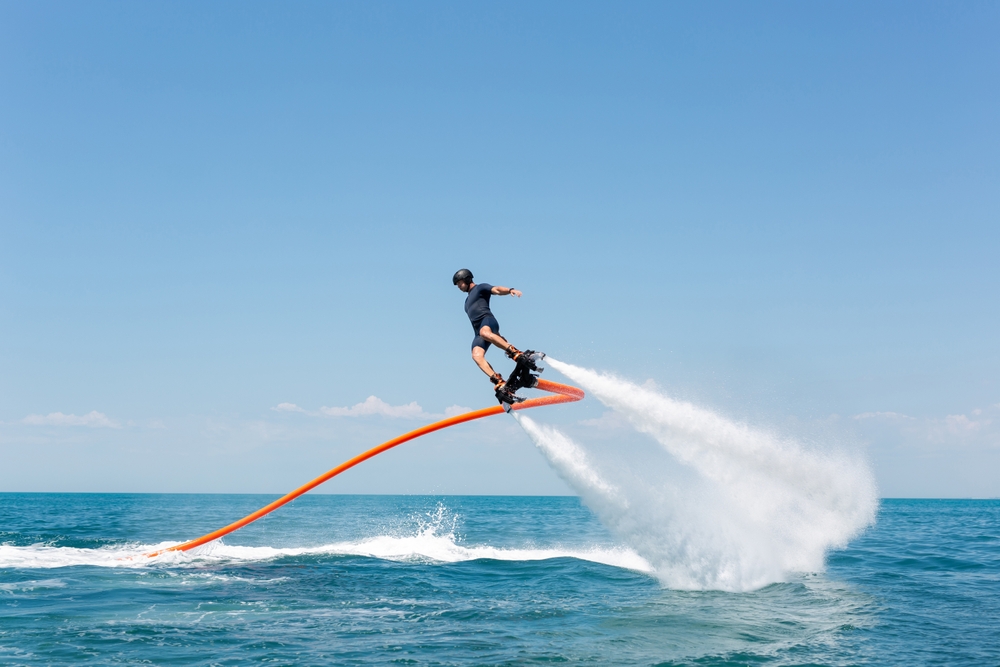 Le Mag Camping - Volez sur l'eau grâce au Flyboard