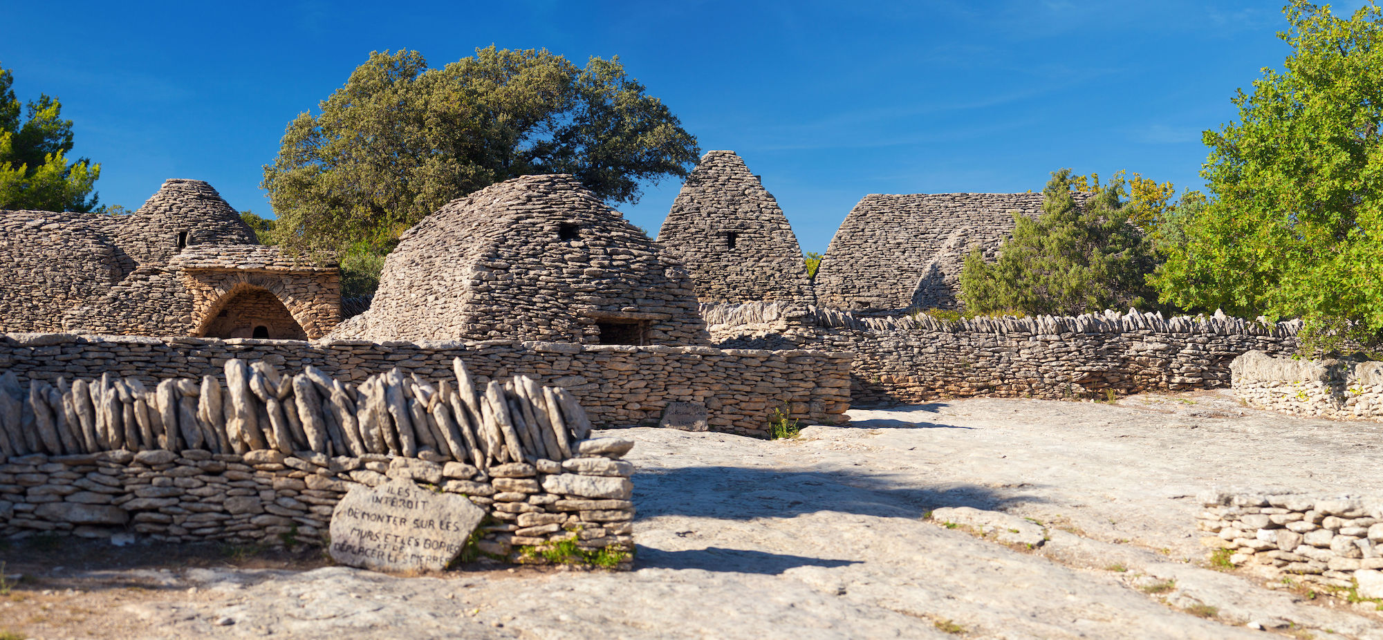 5 randonnées incontournables du Luberon pour plonger au cœur de paysages d’exception  -  visuel 1/1