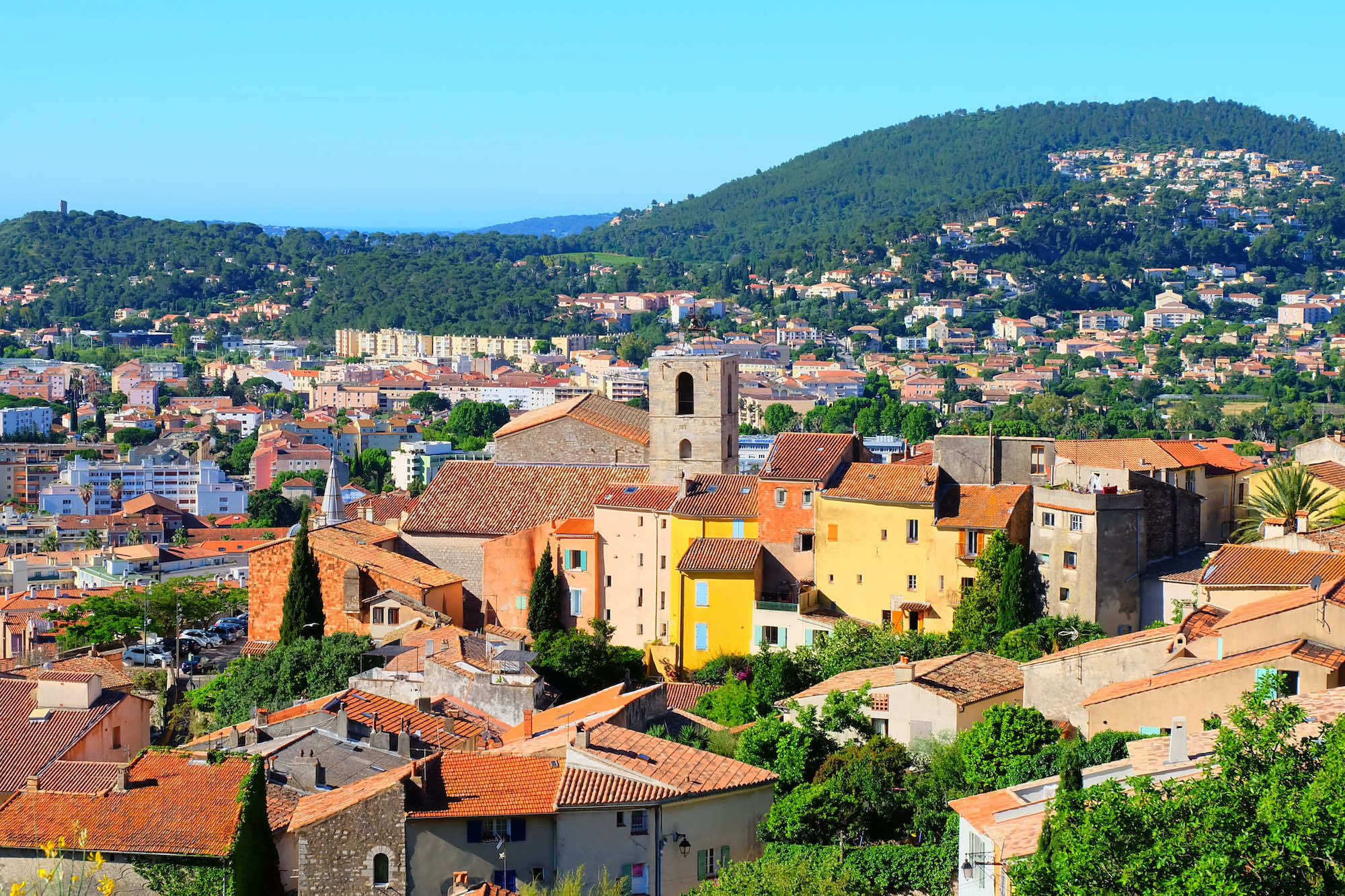 Cette petite ville de Méditerranée où il fait beau tout l'hiver (et qui vit toute l'année !)  -  visuel 1/1
