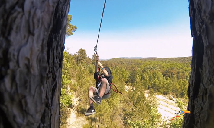 Accrobranche et Tyroliennes au dessus de l'Ardèche en vidéo  -  visuel 1/1