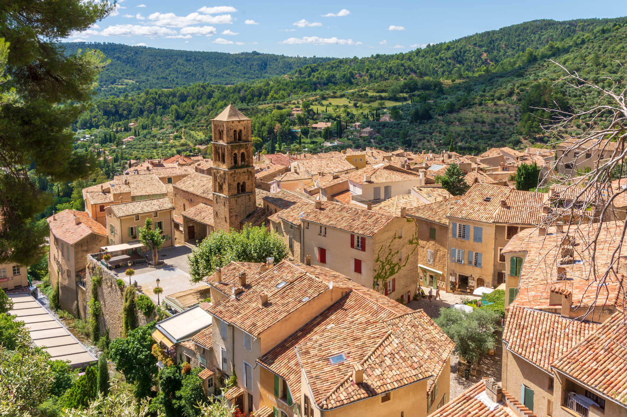 Le Mag Camping - Moustiers-Sainte-Marie, l'étoile du Verdon à découvrir absolument