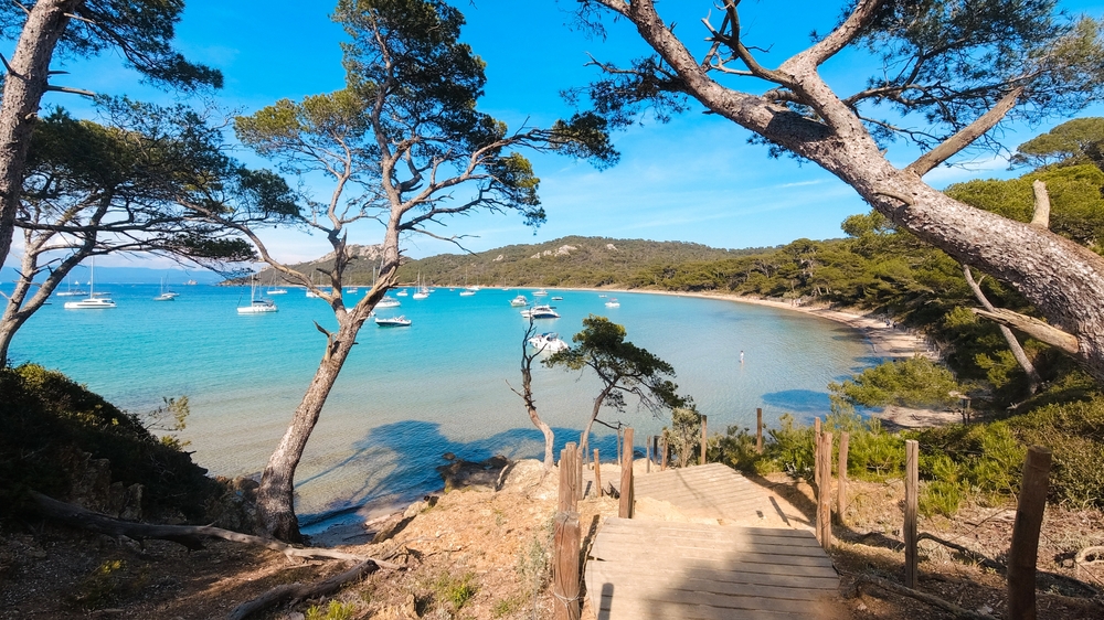 Le Mag Camping - Les plages de l'île de Porquerolles en vidéo