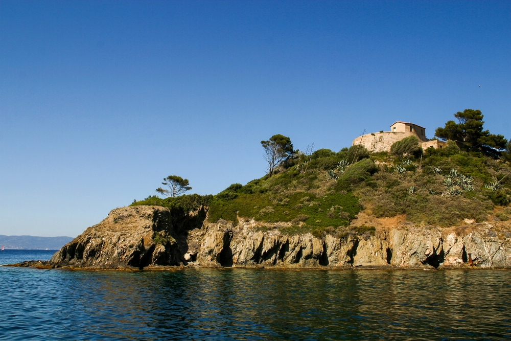 Le Mag Camping - Les falaises de l'île de Port-Cros en vidéo