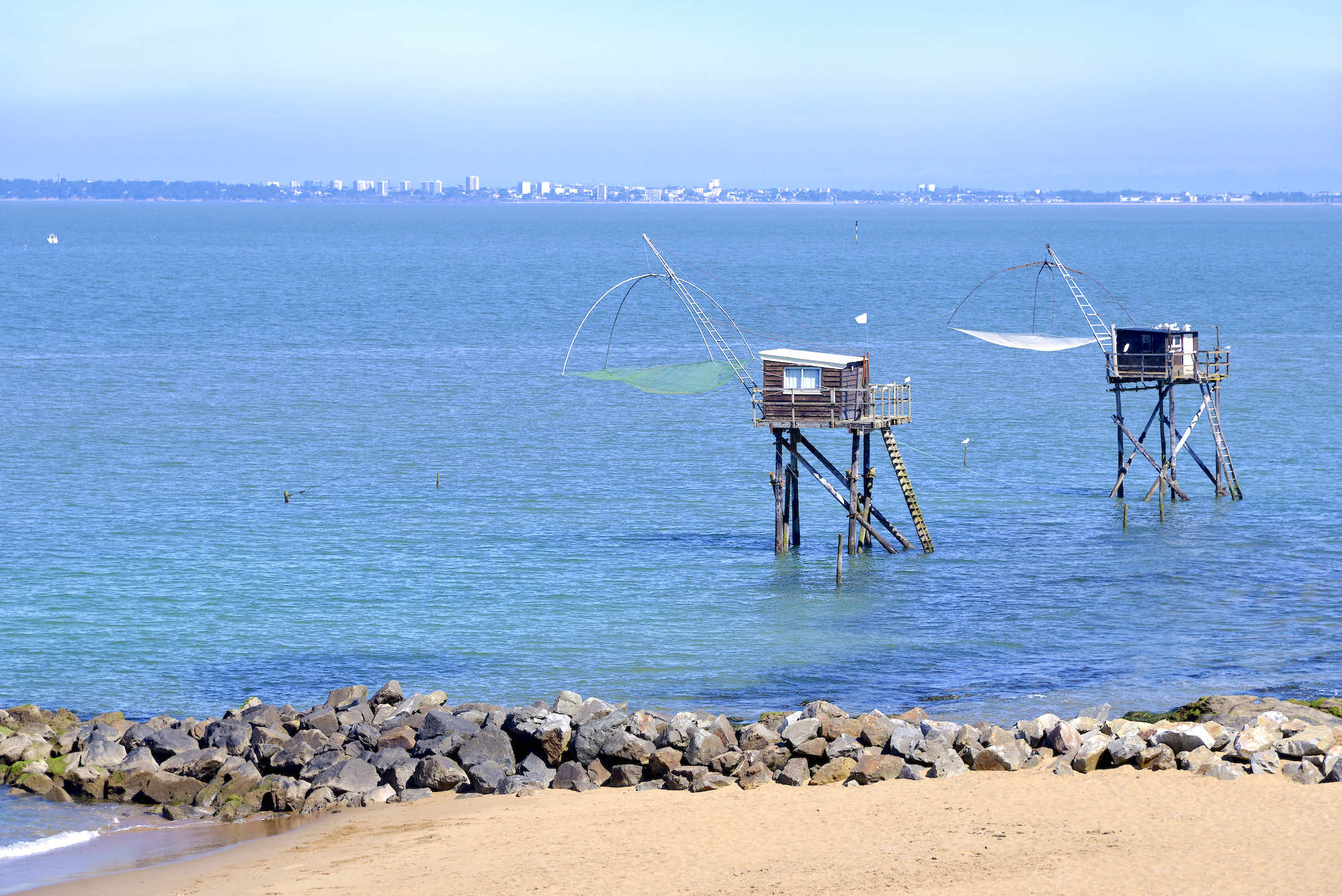 À 1 heure de Nantes, peu de gens connaissent les plages sauvages de Saint-Michel-Chef-Chef avec carrelets et dunes préservées  -  visuel 1/1