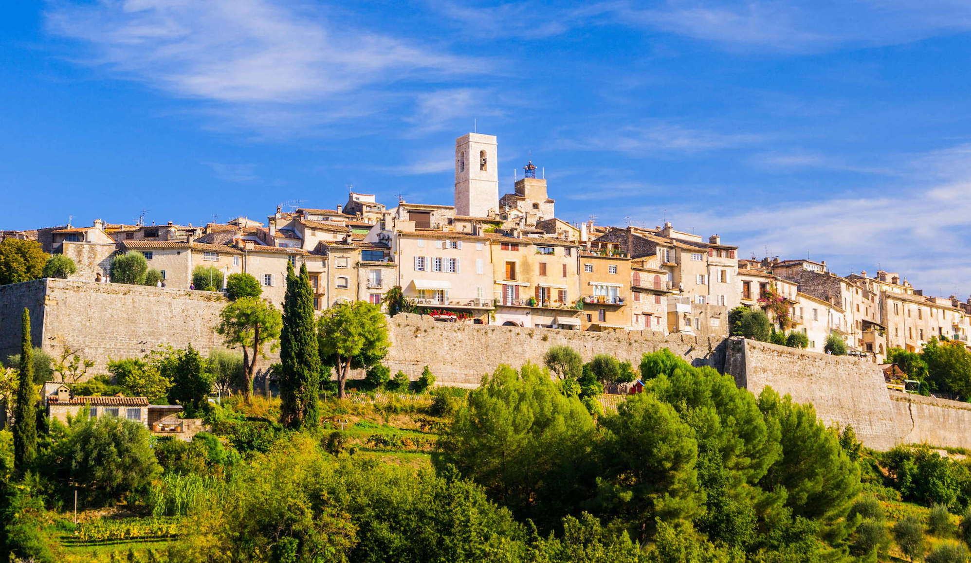À 30 minutes de Nice, ce village perché a ensorcelé de nombreux artistes (et vous charmera aussi !)  -  visuel 1/1