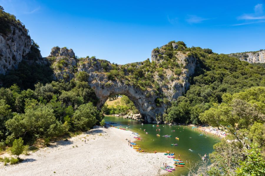 Le Mag Camping - Que faire à Vallon Pont d'Arc en vacances ?