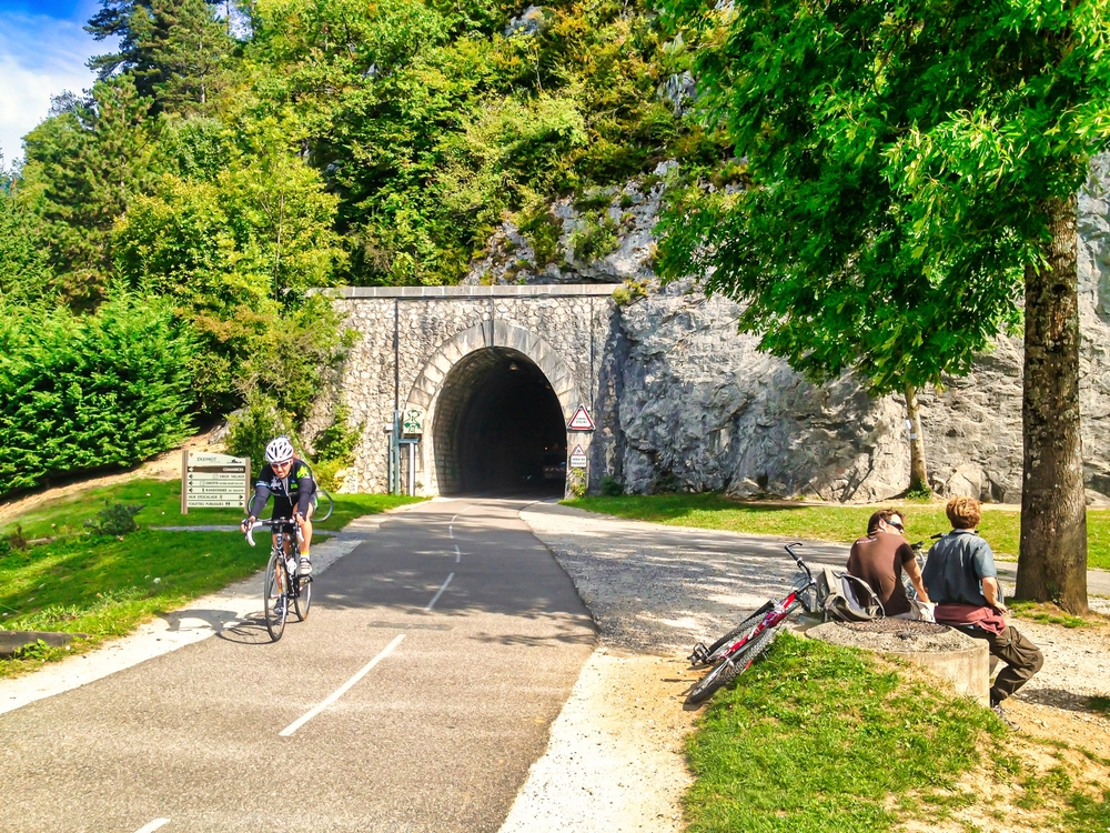 Et si vous visitiez la Haute-Savoie à vélo 🚴, sur des chemins plats ?  -  visuel 2/2