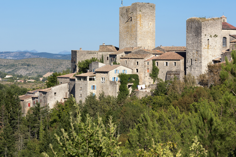 Le Mag Camping - Le château de Montréal en Ardèche