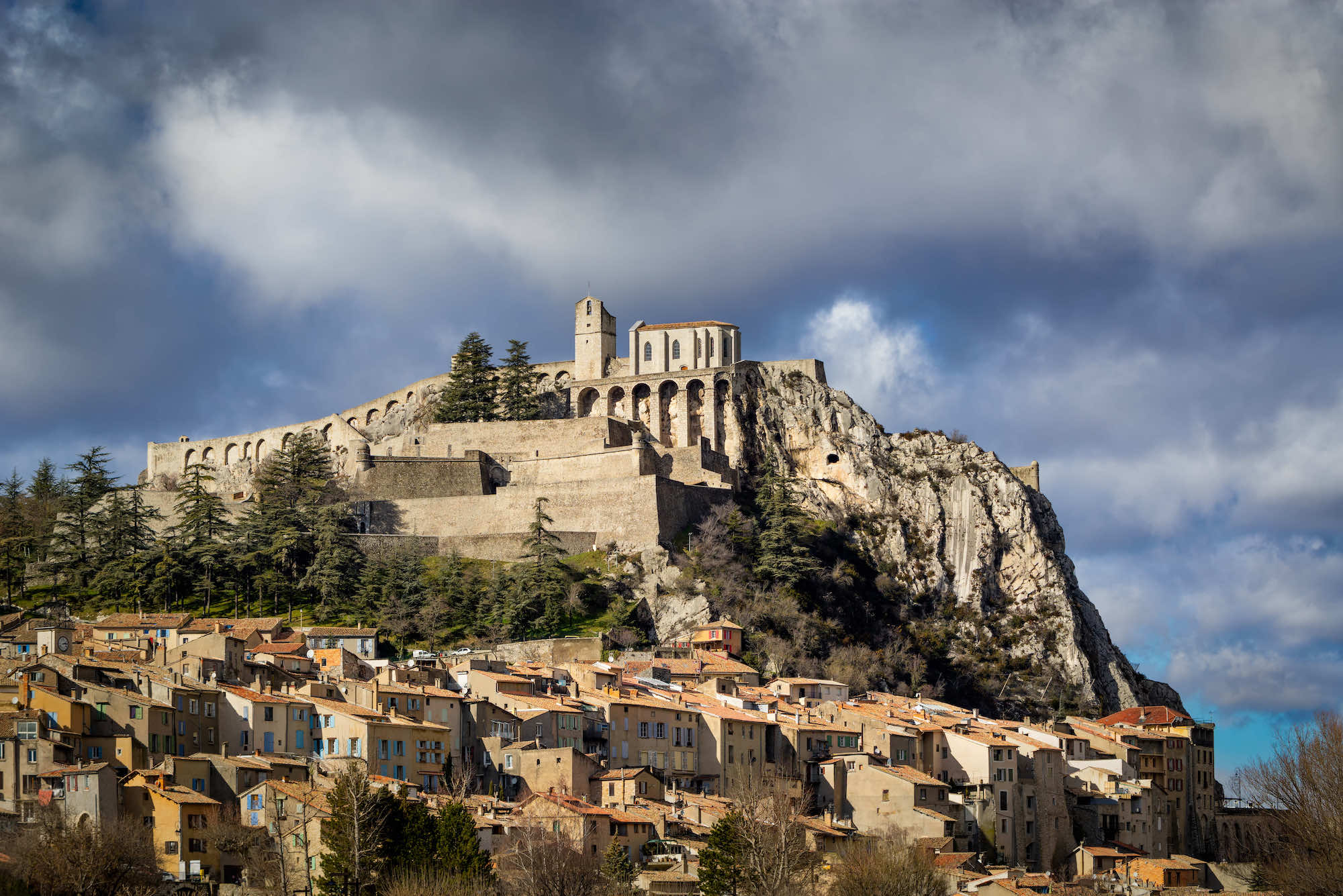 4 citadelles perchées spectaculaires… et (presque) inconnues dans le sud de la France  -  visuel 1/1