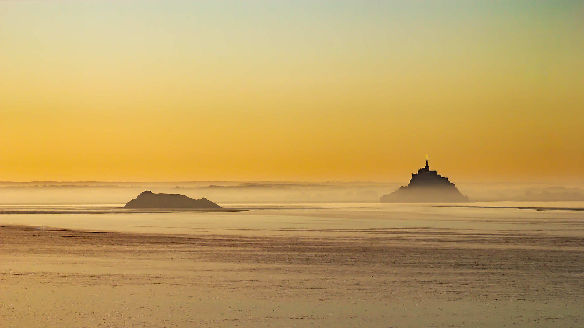 Le petit frère du Mont-Saint-Michel existe : un îlot légendaire et méconnu, accessible à pied dans la baie  -  visuel 1/1