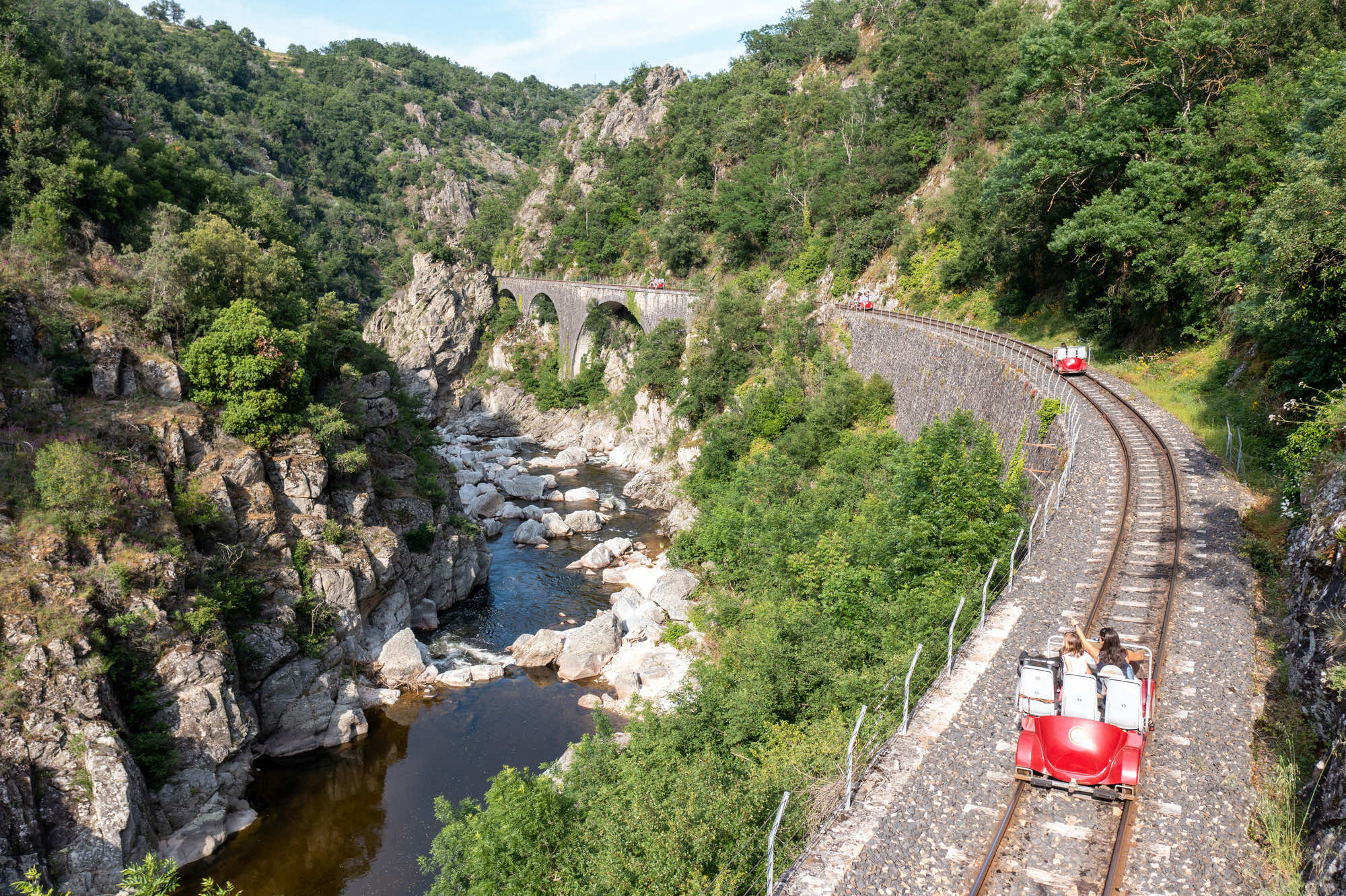 Vivez une expérience insolite en Ardèche avec la randonnée vélorail des Gorges du Doux  -  visuel 1/1