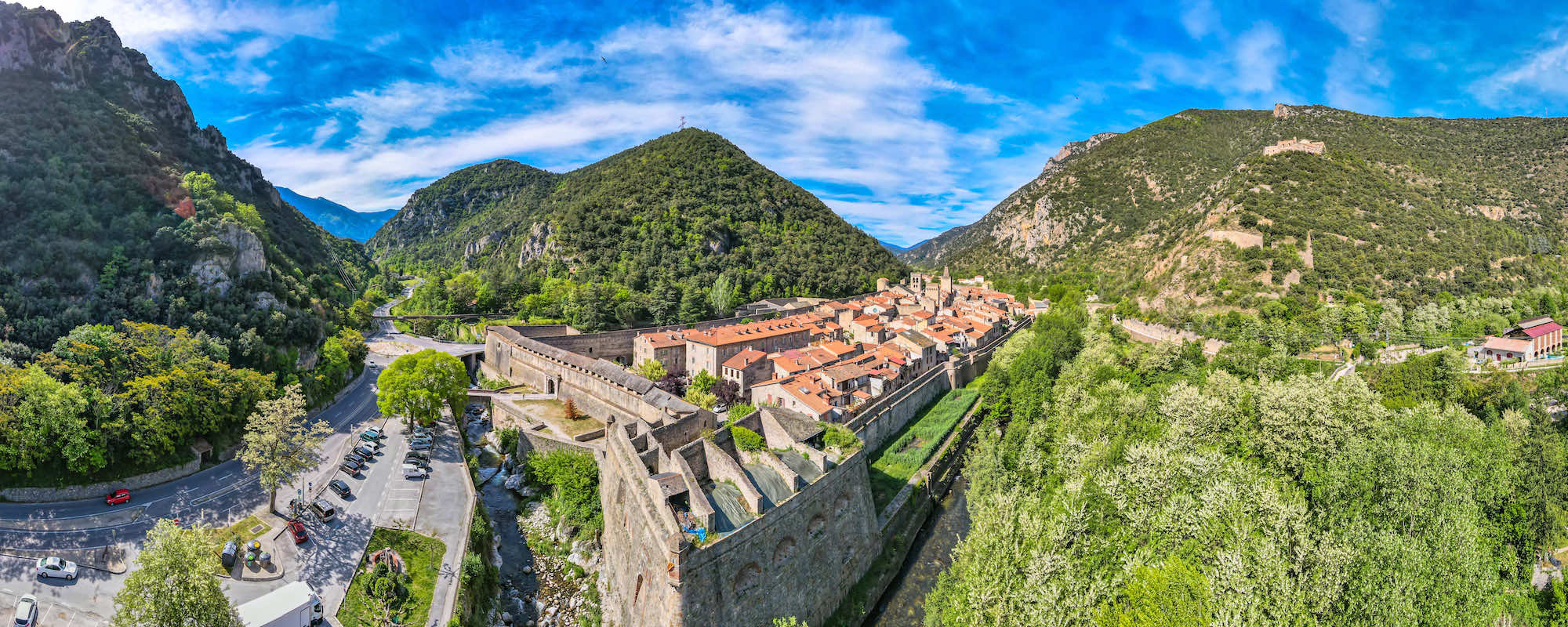 Ce village fortifié des Pyrénées, inscrit au patrimoine de l’UNESCO, figure parmi les Plus Beaux Villages de France  -  visuel 1/1