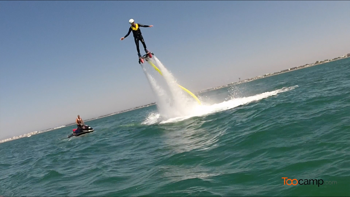 Volez sur l'eau grâce au Flyboard  -  visuel 1/1