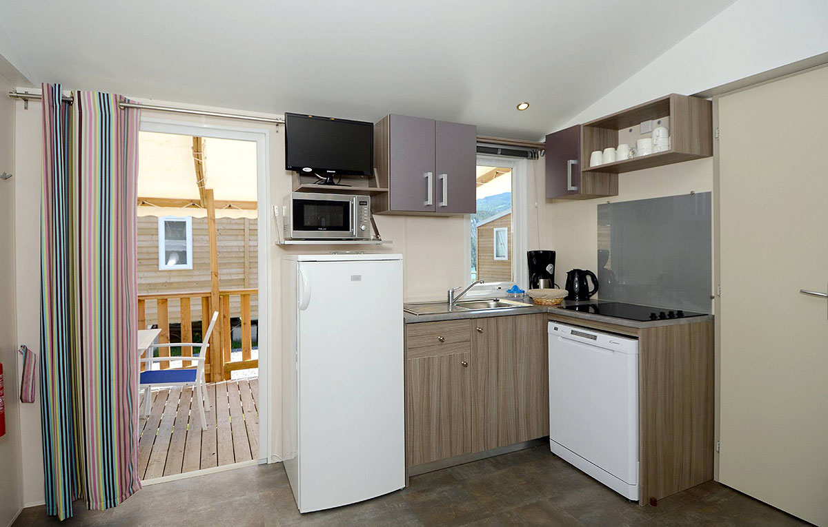 Domaine Résidentiel de plein air Les Berges du Lac Provence-Alpes-Côte d'Azur - Le Lauzet-Ubaye visuel 13/19 Domaine Résidentiel de plein air Les Berges du Lac Provence-Alpes-Côte d'Azur - Le Lauzet-Ubaye visuel 13/19