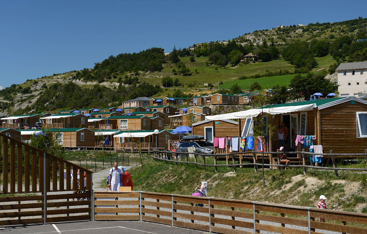 Domaine Résidentiel de plein air Les Berges du Lac Provence-Alpes-Côte d'Azur - Le Lauzet-Ubaye visuel 4/19 Domaine Résidentiel de plein air Les Berges du Lac Provence-Alpes-Côte d'Azur - Le Lauzet-Ubaye visuel 4/19