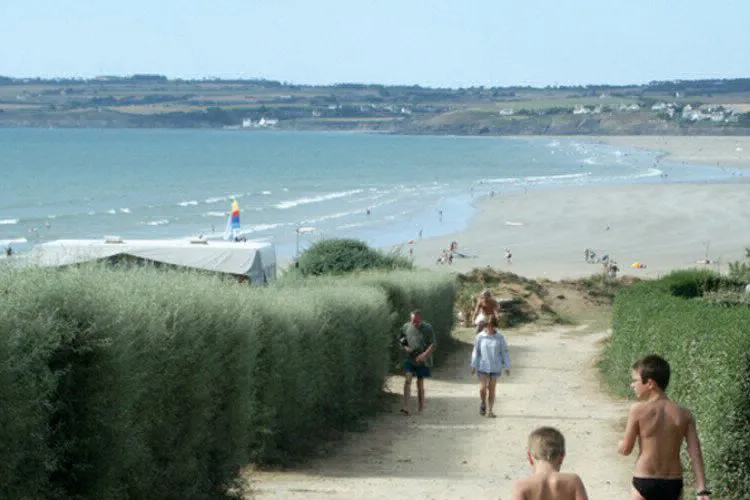 Camping La Plage de Pors Ar Vag Bretagne - Plomodiern visuel 11/14