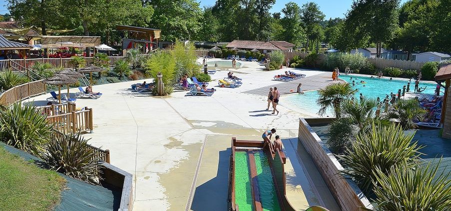 Camping Les Rives du Lac 4 étoiles - Cazaubon - Toocamp