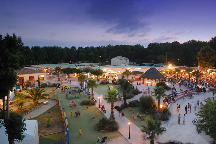 Camping Le Domaine de la Yole 5 étoiles ValrasPlage Toocamp Camping Le Domaine de la Yole 5 étoiles ValrasPlage Toocamp
