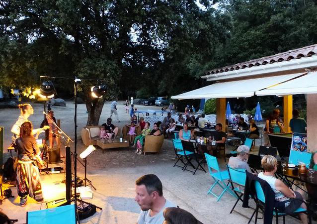 Le Martinet Rouge Languedoc-Roussillon - Brousses-et-Villaret visuel 9/10 Le Martinet Rouge Languedoc-Roussillon - Brousses-et-Villaret visuel 9/10