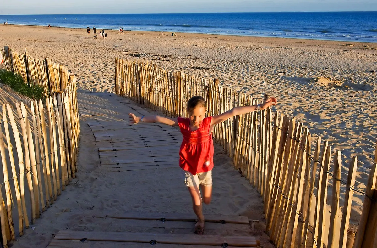 Camping Les Amis de la Plage Poitou-Charentes - Le Bois-Plage-en-Ré visuel 6/19