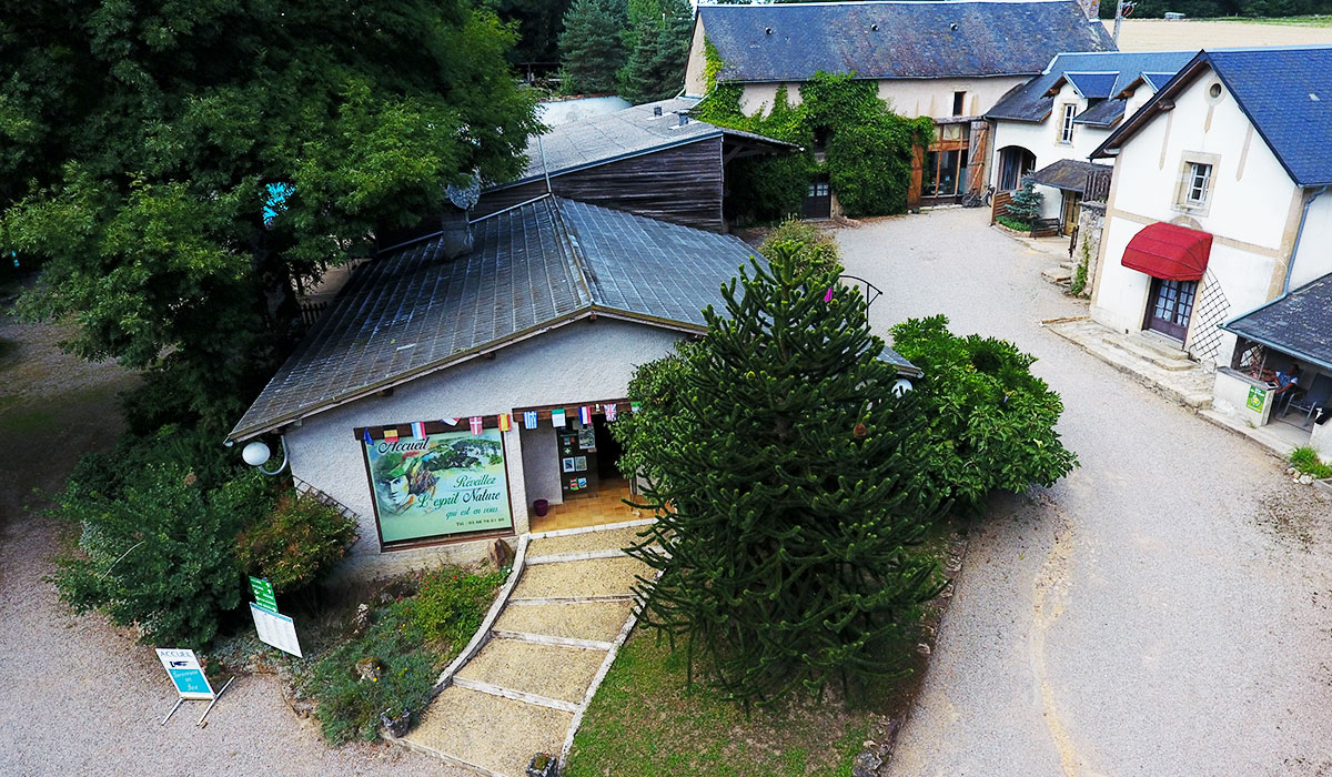 Camping Manoir de Bezolle 4 étoiles - Saint-Péreuse - Toocamp