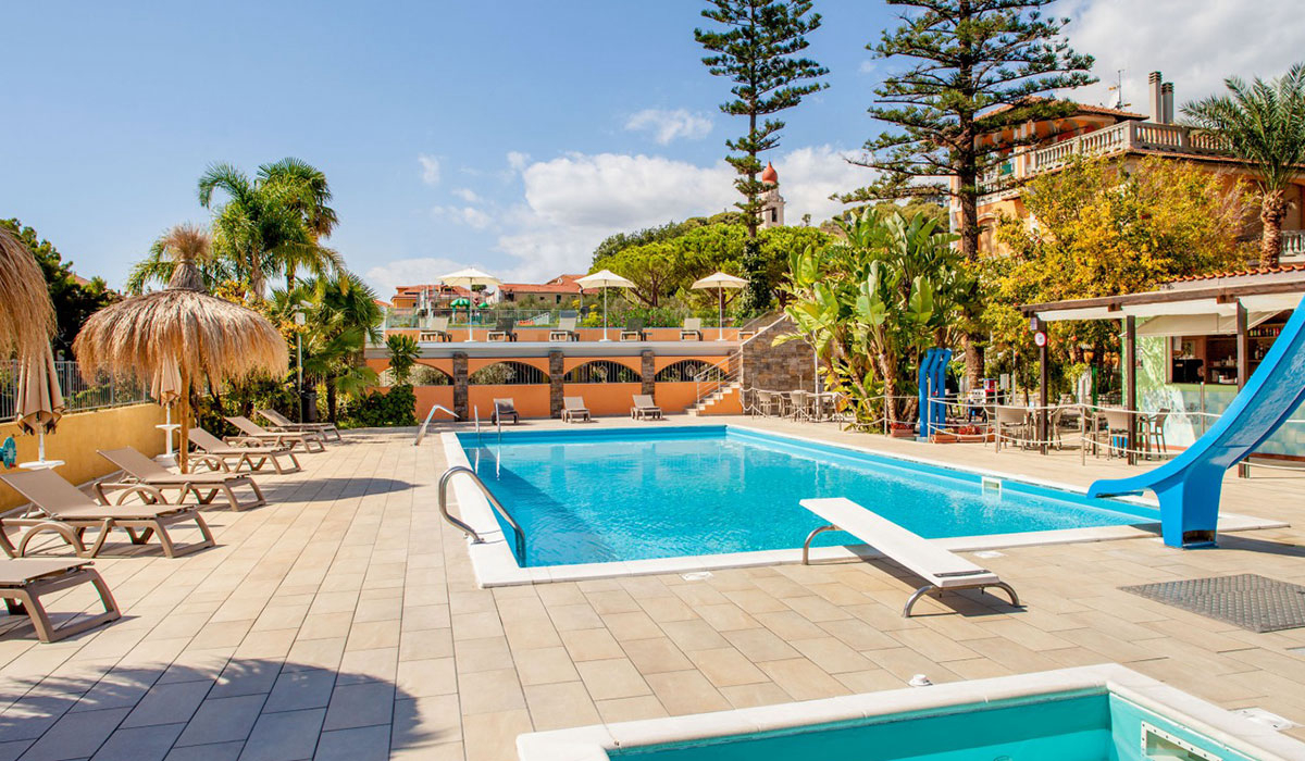 Rosa Ligurie - San Bartolomeo al Mare visuel 1/2