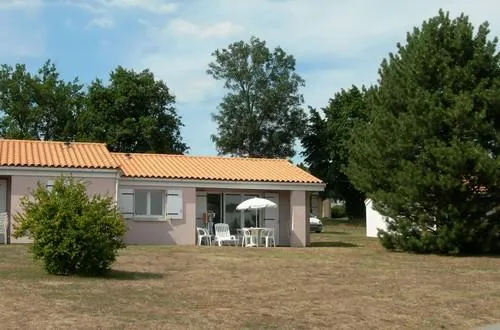 Camping Base de Loisirs du Lambon Poitou-Charentes - Celles-sur-Belle visuel 3/9