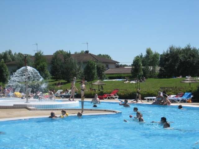 Camping Dans L Ain Avec Piscine