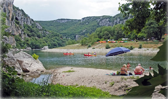 Caming des Tunnels Rhône-Alpes - Vallon-Pont-d'Arc visuel 12/12 Caming des Tunnels Rhône-Alpes - Vallon-Pont-d'Arc visuel 12/12