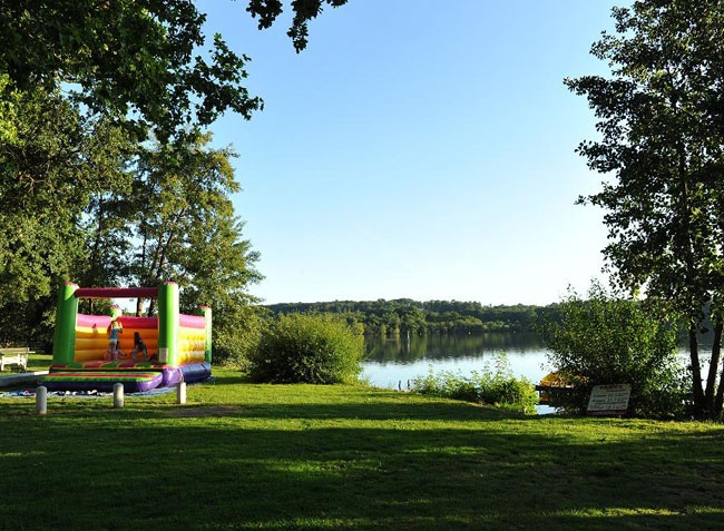 Camping Ille et Vilaine 3 étoiles - CAMPING DU LAC - Bain de Bretagne  proche de Rennes