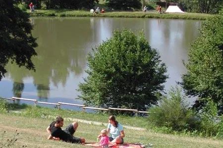 Camping Etang de la Fougeraie Bourgogne - Saint-Léger-de-Fougeret visuel 10/10