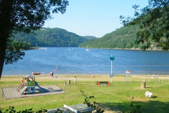 Camping Hameau de chalets de la Chazotte Auvergne - Saint-Jacques-d'Ambur visuel 2/8
