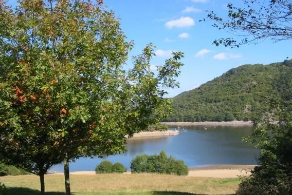 Camping Hameau de chalets de la Chazotte Auvergne - Saint-Jacques-d'Ambur visuel 8/8