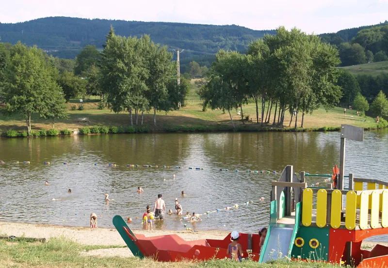 Camping L'Émeraude du Lac Auvergne - Cunlhat visuel 21/22