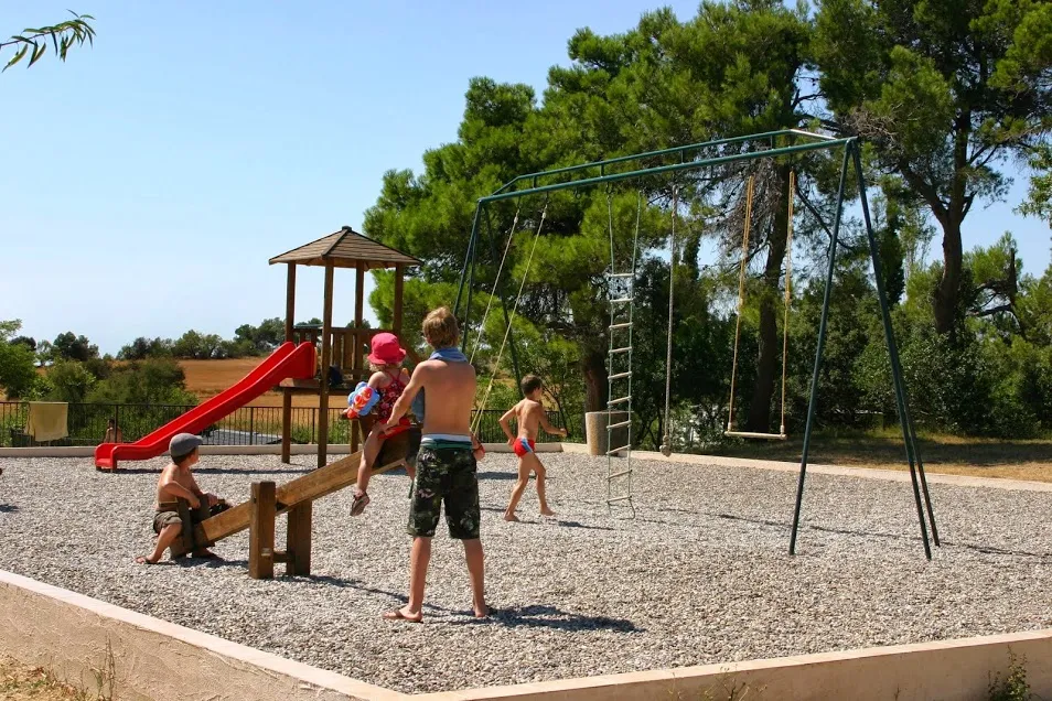 Camping La Commanderie Languedoc-Roussillon - Rustiques visuel 5/8