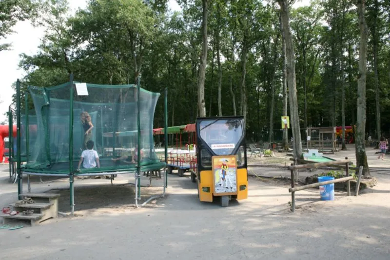 Camping La Mignardière Grand Centre - Ballan-Miré visuel 7/11